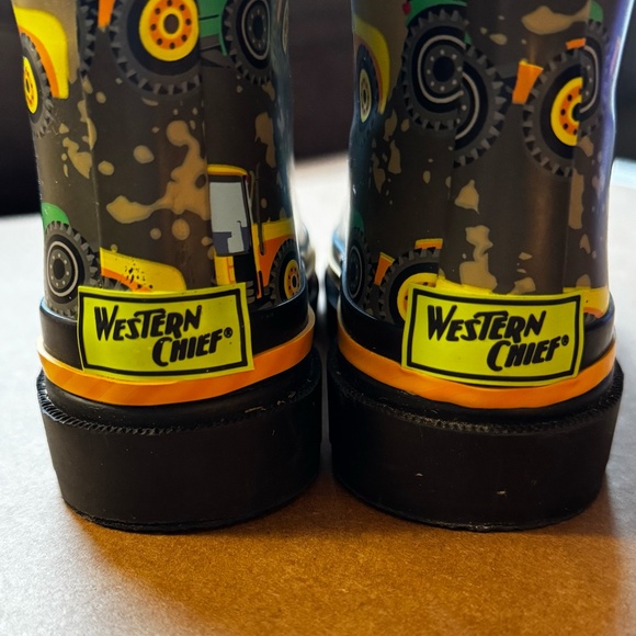 Western Chief Tractor Tough Rain Boot Toddler Size 8 - Picture 3 of 10